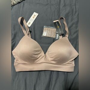 NWT Kindered Bravely Woman’s Nursing Bra in Nude